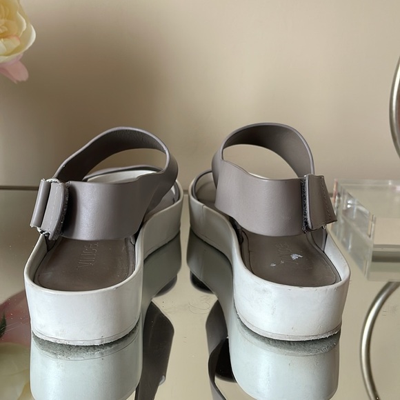 VINCE Tan Summer Sandals - Picture 9 of 11